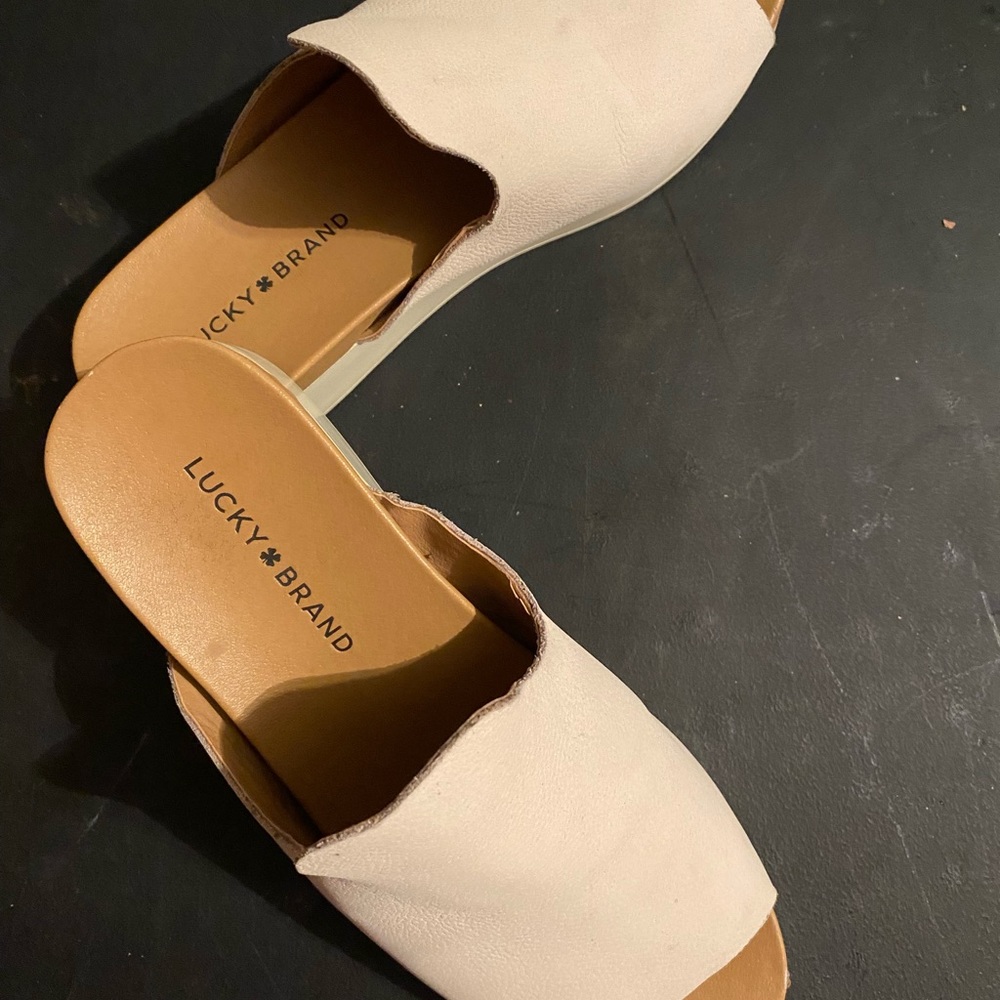 Leather sandals